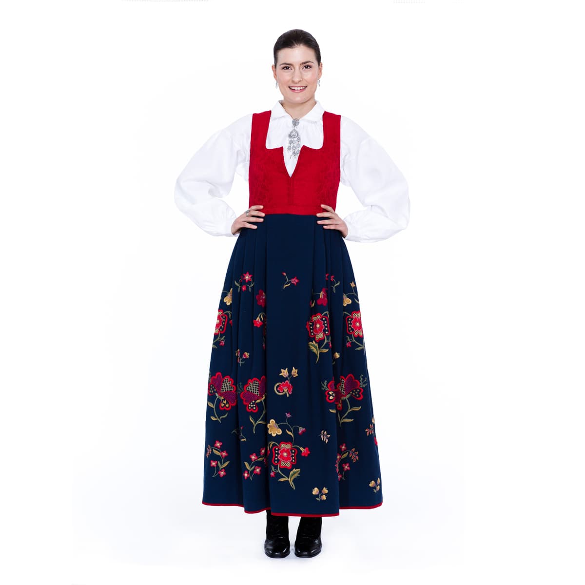 Gudbrandsdalen_B53_bunad_dame_.jpg