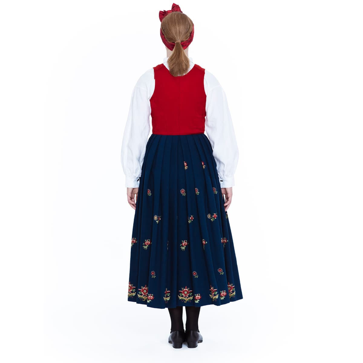 Maria-Jordet-B2_damebunad-rødt-liv-bak.jpg