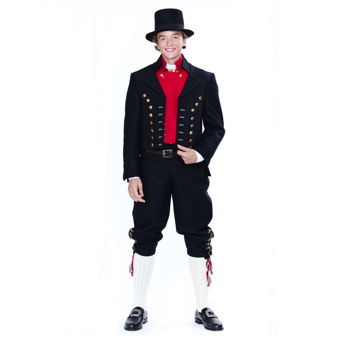 Nordmore_bunad_herre_rod_vest_jakke_hatt (1).jpg