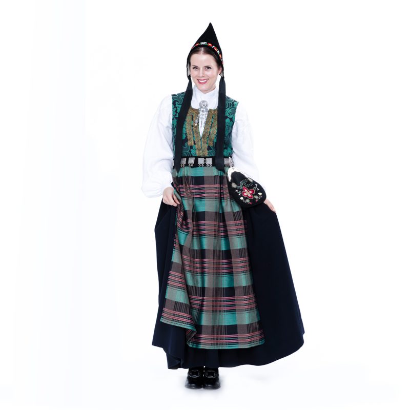 Nordmøre H2 damebunad