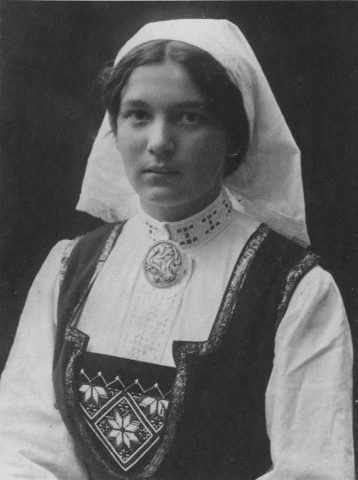 Hardanger bunad, gammlet bilde
