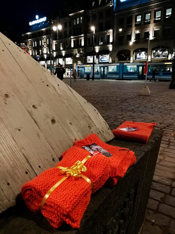 Oransjeskjerfaksjonen_Heimen_Husfliden_gave_detalj